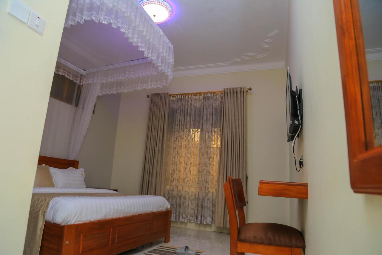 Fort Heights Homestay Fort Portal Dış mekan fotoğraf